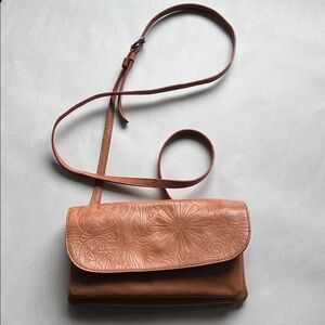 C&C California Leather Crossbody Purse with Floral Tooled Leather Zip Pockets